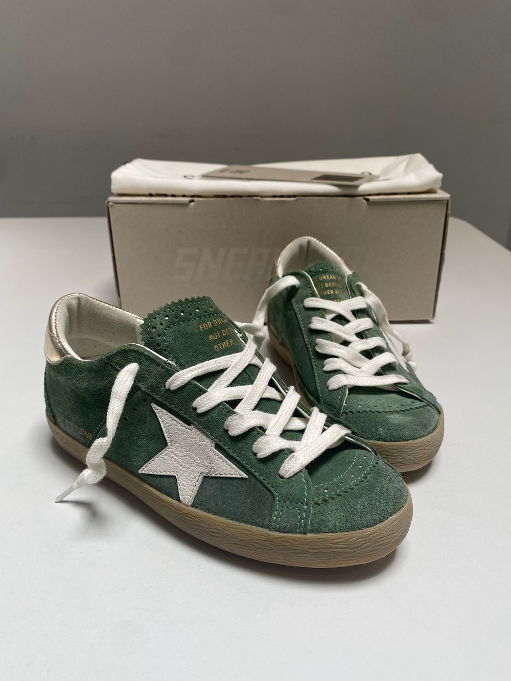 Golden Goose Superstar Sneaker Green Suede/White/Metallic Heel sz 35 New in Box - Picture 10 of 11